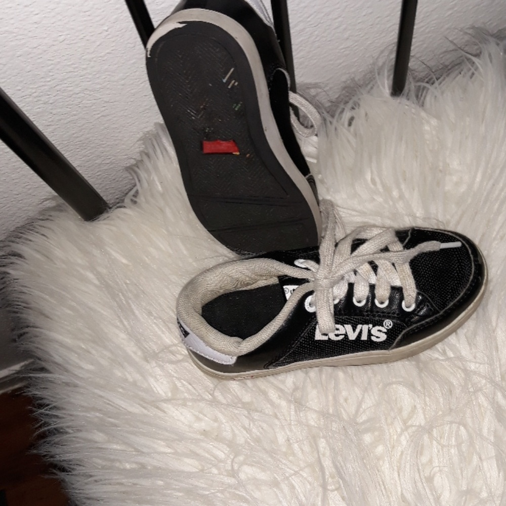 Shoe - Picture 2 of 2